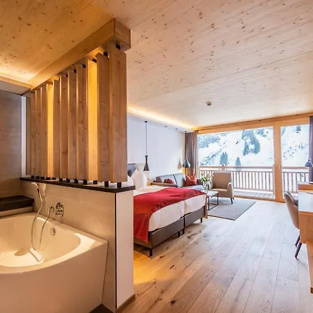 Damuelser Hof - Wellness & Hotel