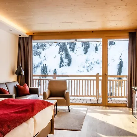 Damuelser Hof - Wellness & Hotel Damuels